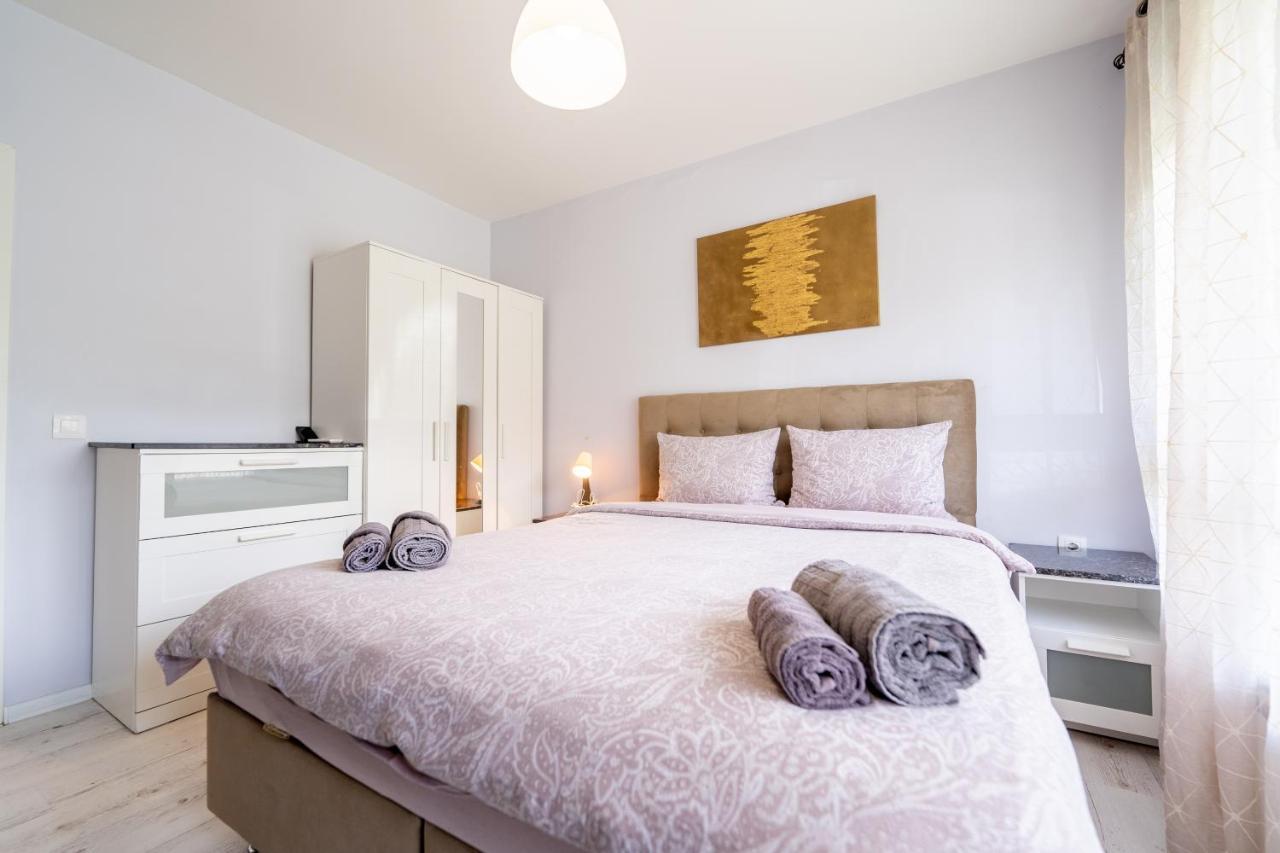 Sunny Apartment In Studentski Grad, Behind Unss София Екстериор снимка